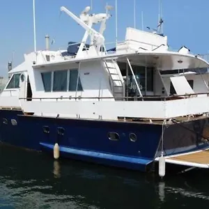 Your Own Private Yacht España